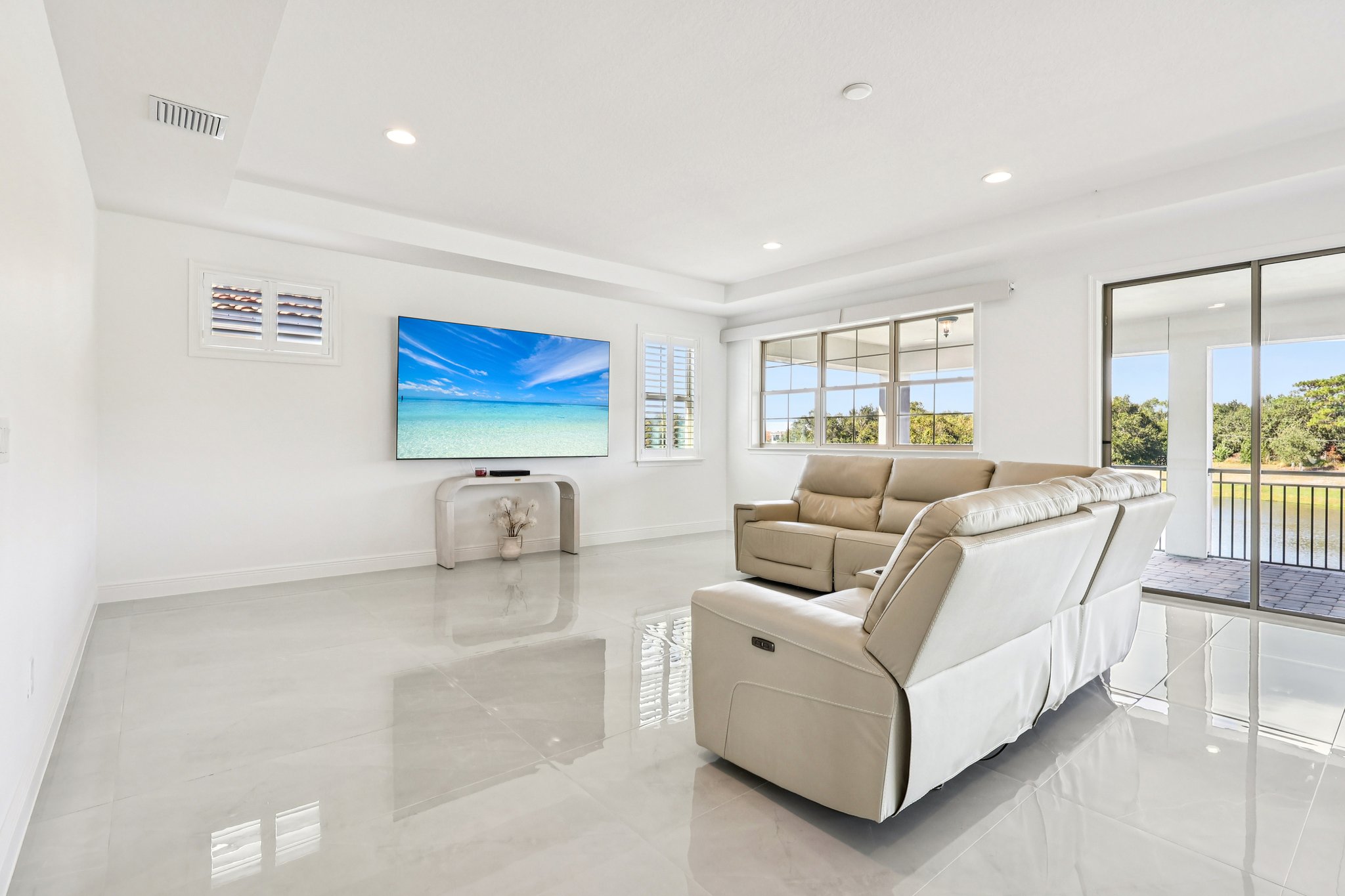 Bromborough Dr-S0612-036.jpg