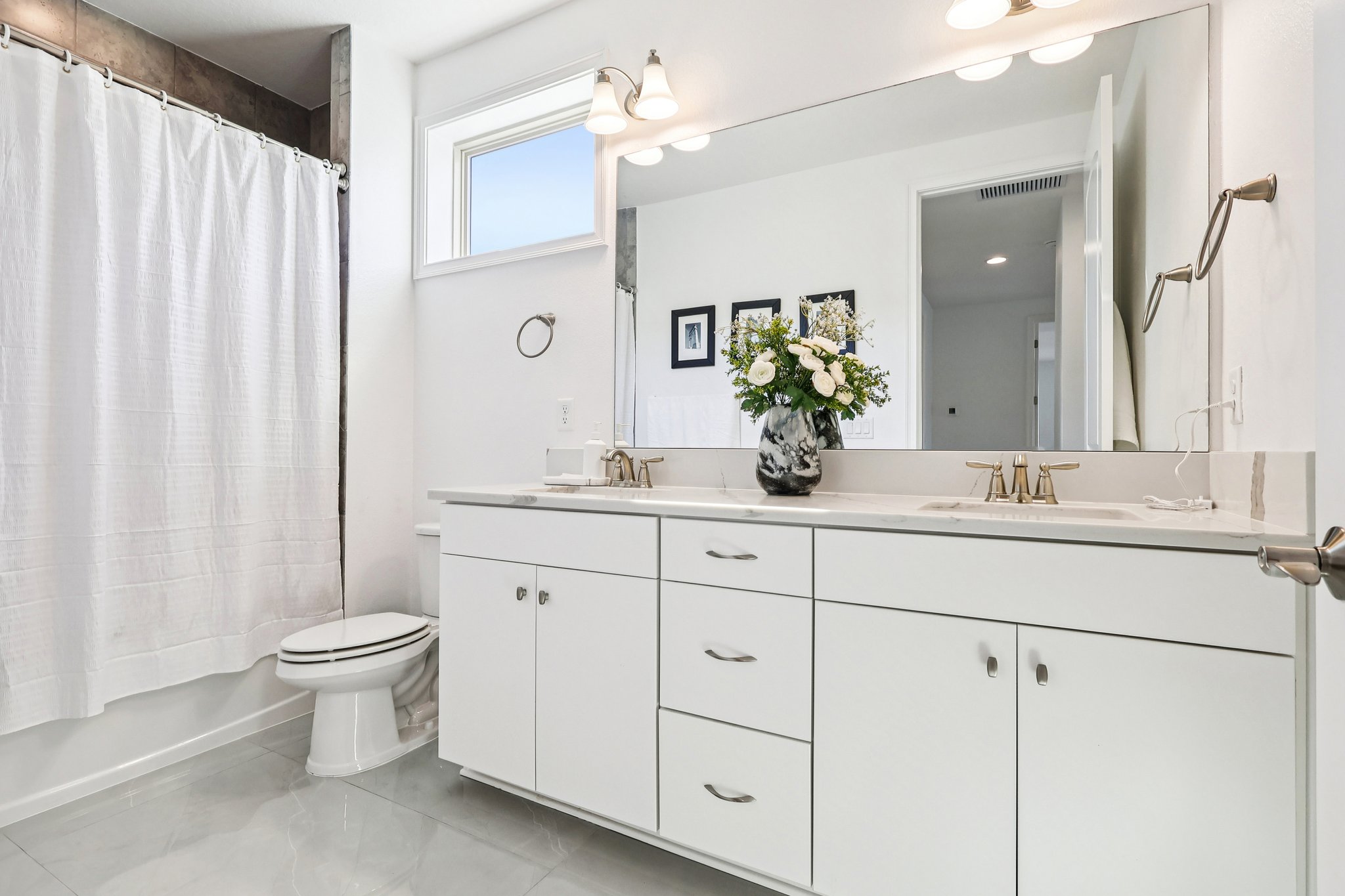 Bromborough Dr-S0612-041.jpg