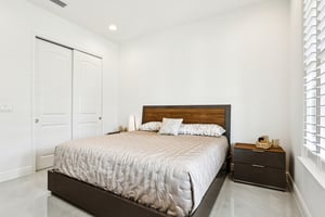 Bromborough Dr-S0612-030.jpg