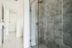 Bromborough Dr-S0612-032.jpg