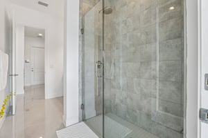 Bromborough Dr-S1106-026.jpg