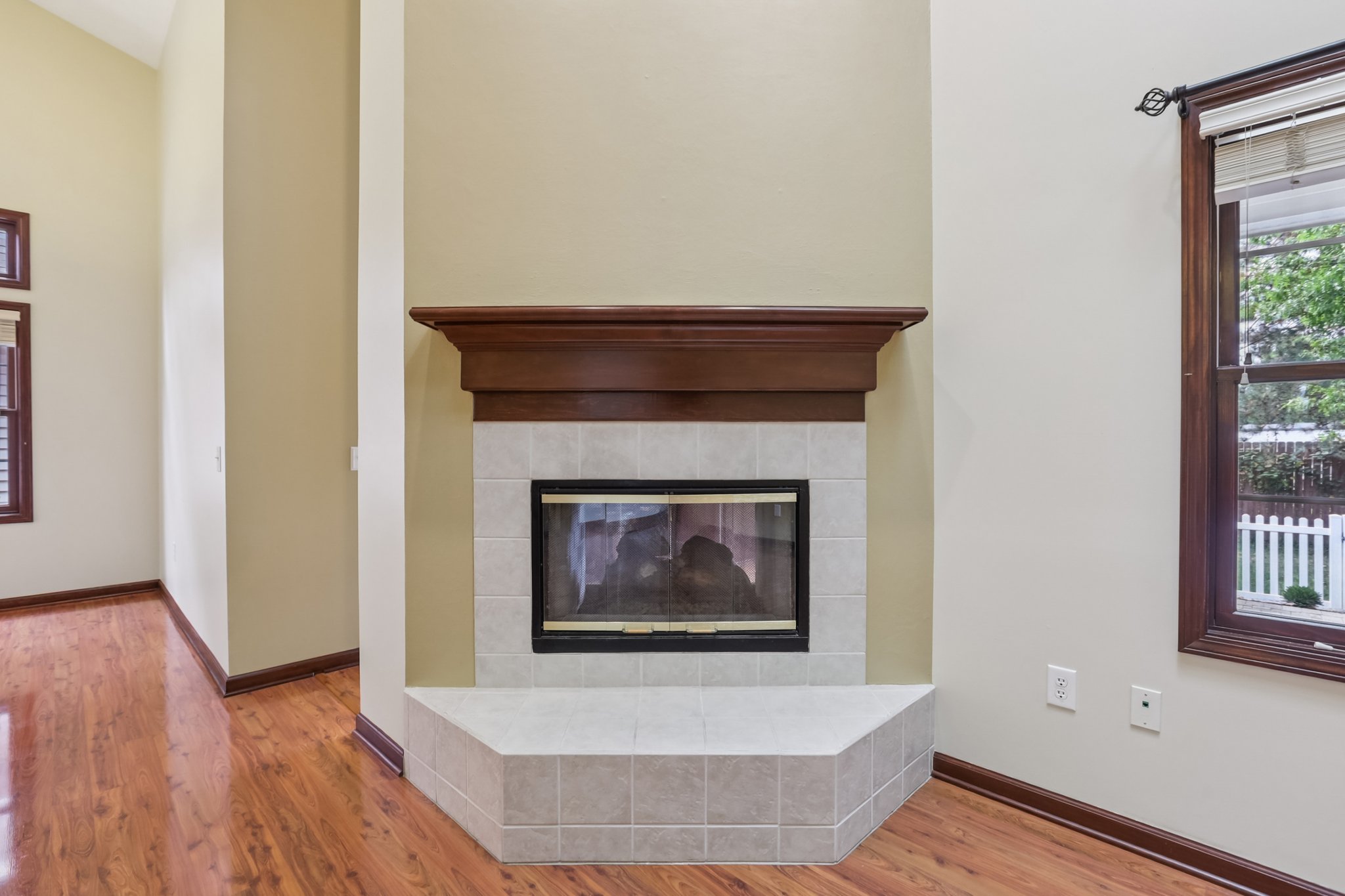 Annapolis Dr-S2409-008.jpg