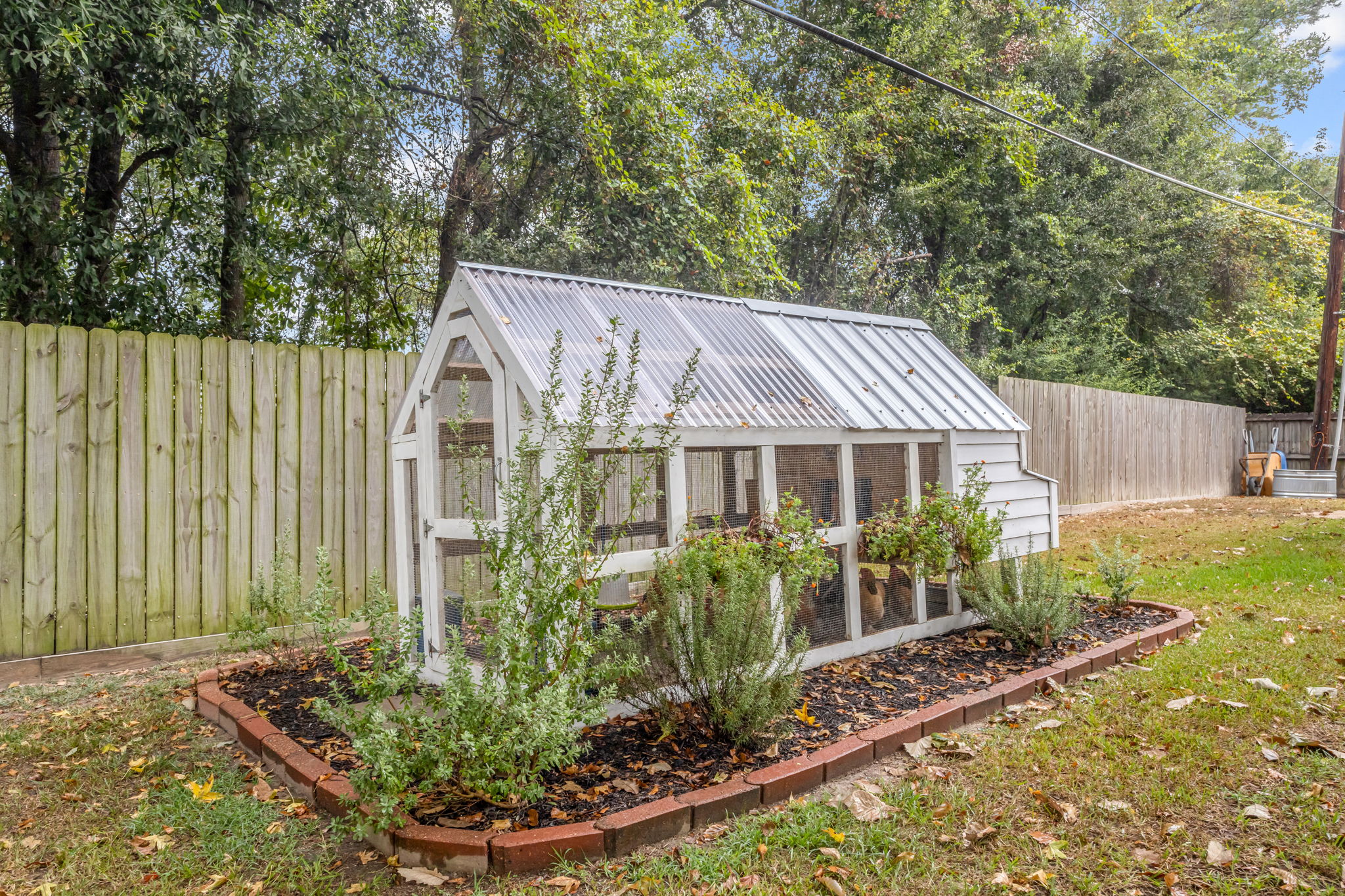  Photo 40