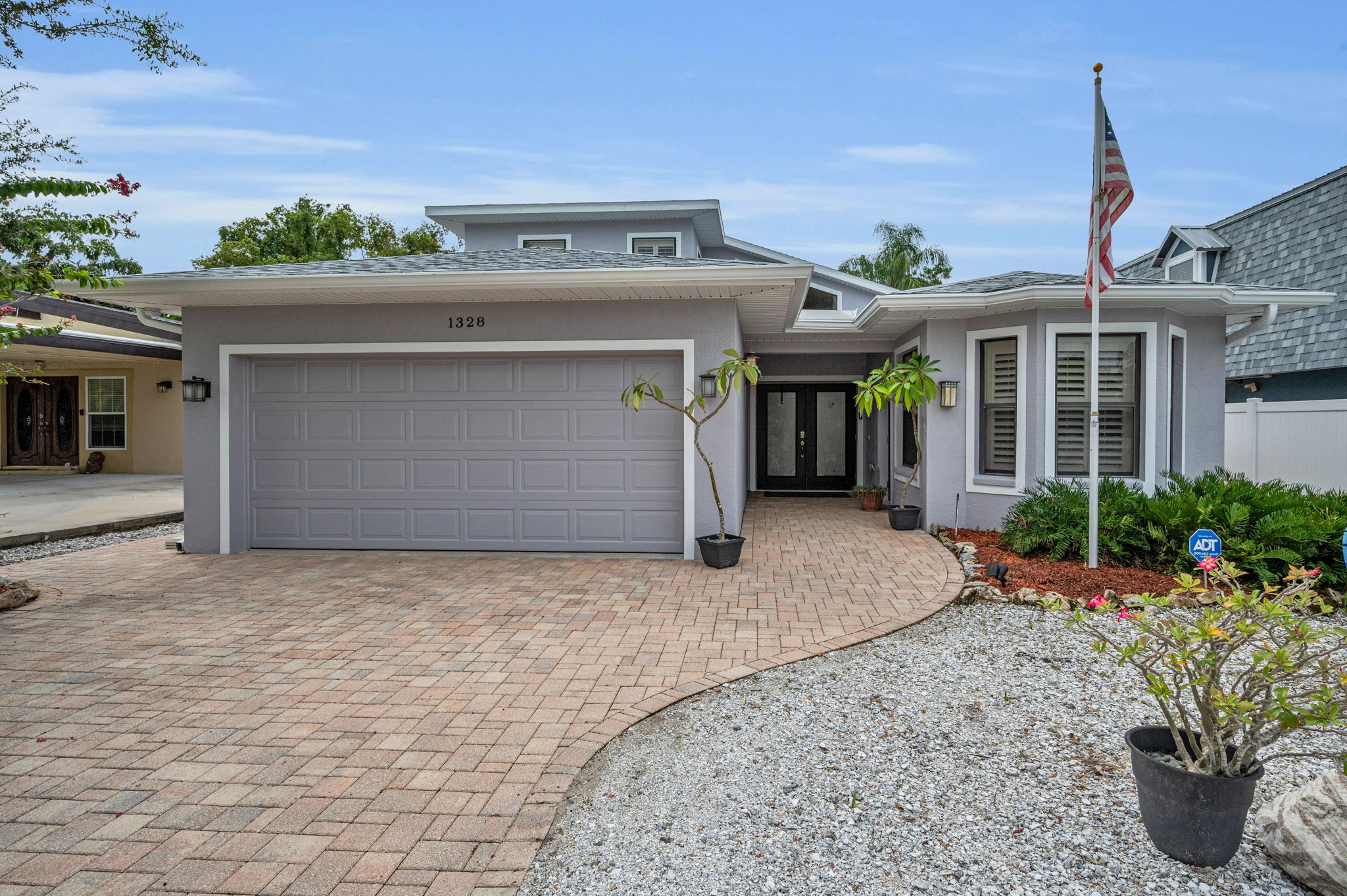 Front Exterior7
