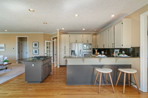  Photo 44