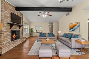 DSC08468 virtually staged.jpeg