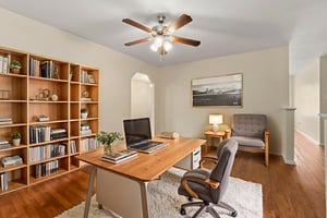 DSC08438 virtually staged.jpeg