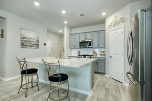 Kitchen/Breakfast Bar