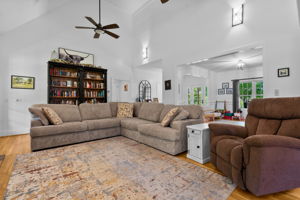  Photo 37