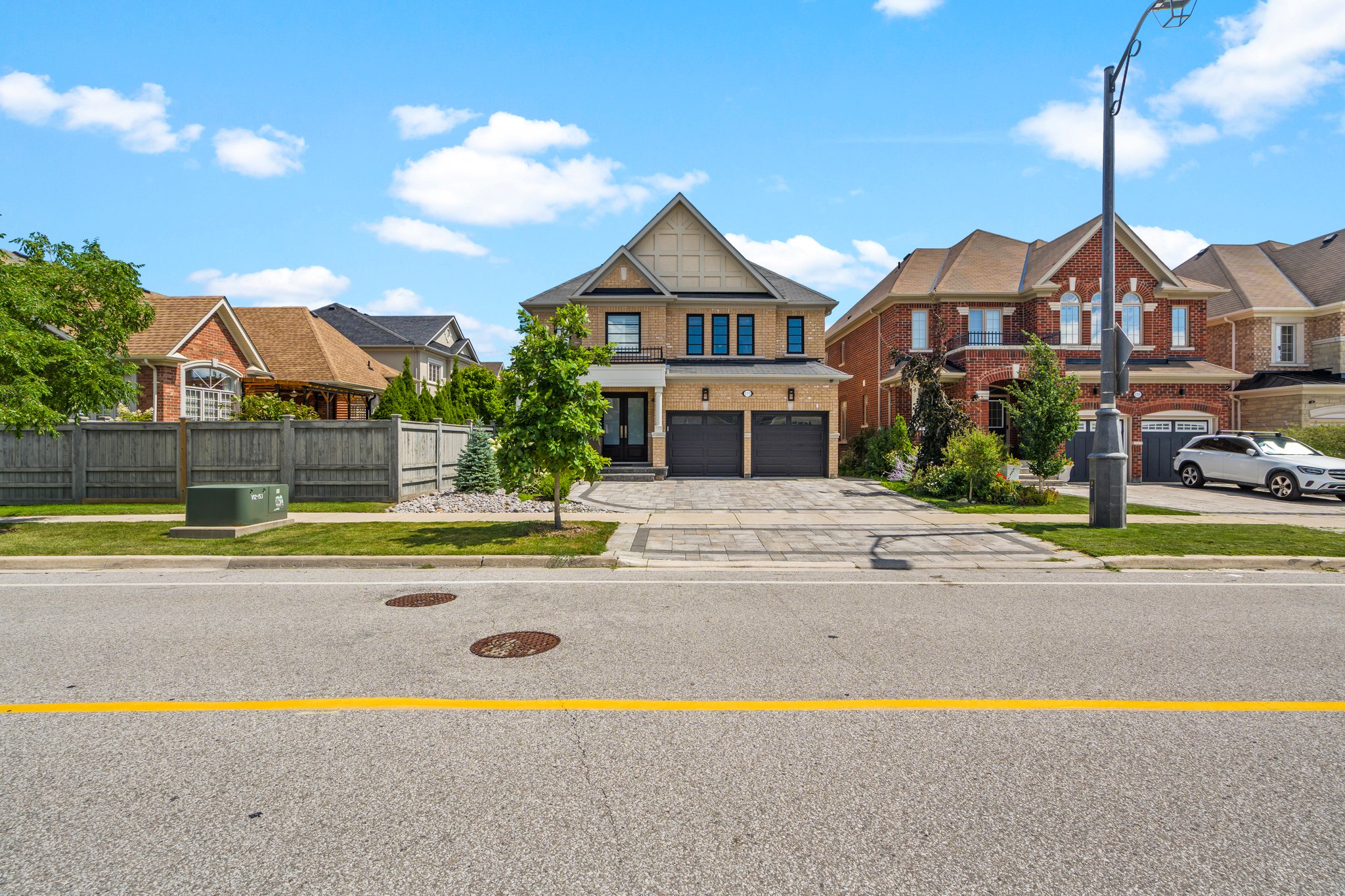 133 Lady Valentina Ave Vaughan, ON L6A 4G2