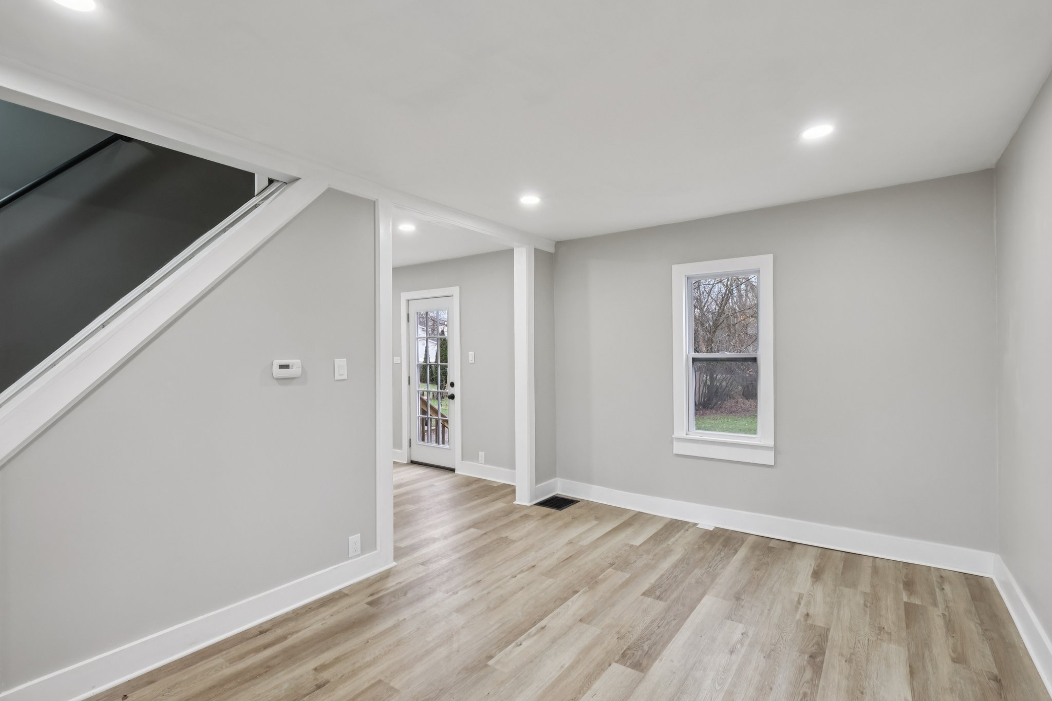 N Pearl St-S1101-006.jpg