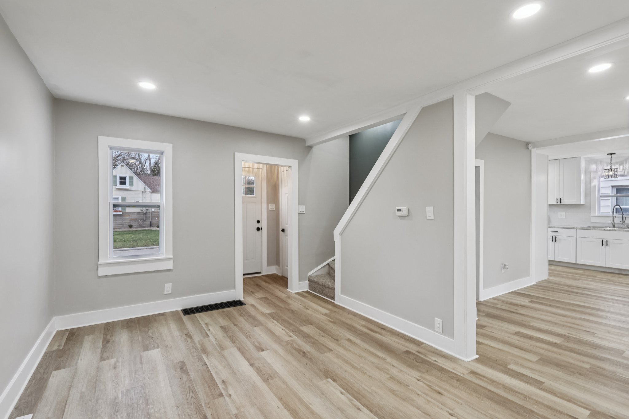 N Pearl St-S1101-007.jpg