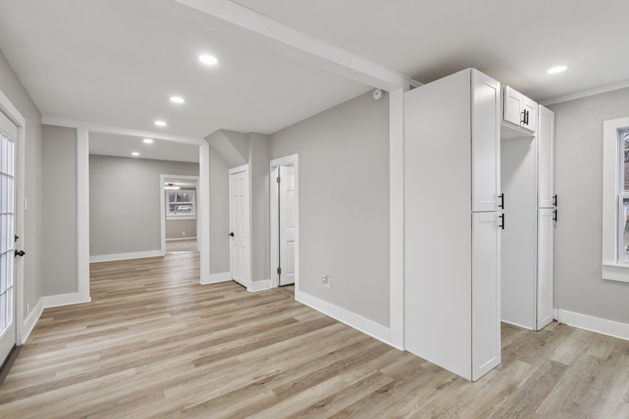 N Pearl St-S1101-012.jpg