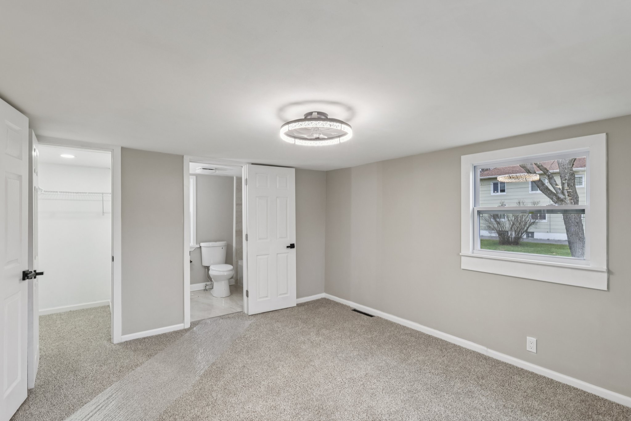 N Pearl St-S1101-016.jpg