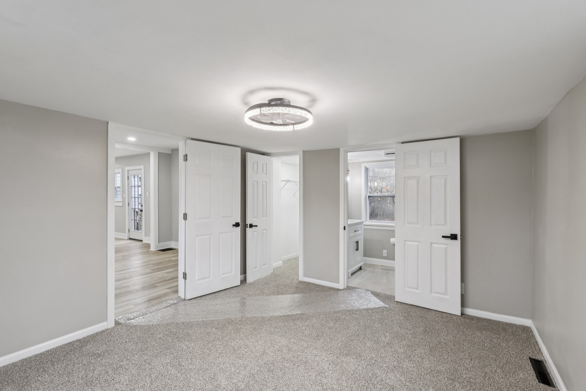 N Pearl St-S1101-017.jpg