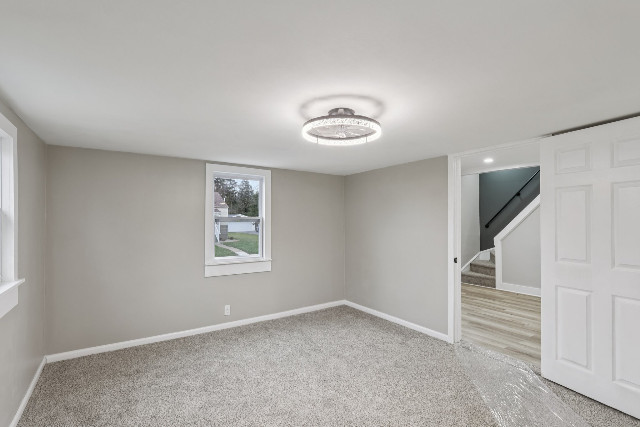 N Pearl St-S1101-018.jpg