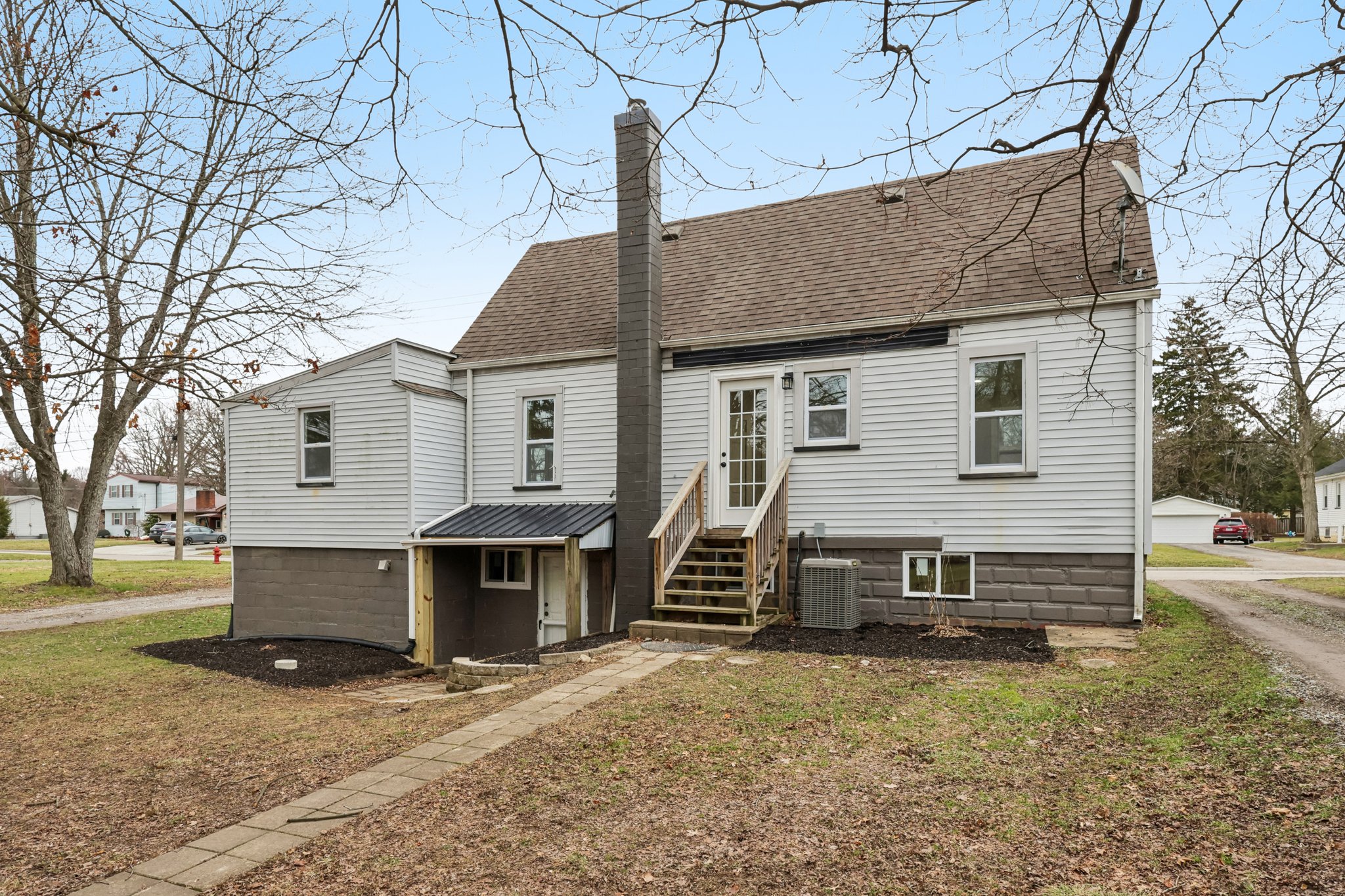 N Pearl St-S1101-042.jpg