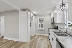 N Pearl St-S1101-013.jpg