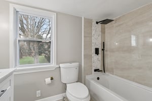 N Pearl St-S1101-021.jpg