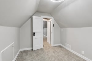 N Pearl St-S1101-032.jpg