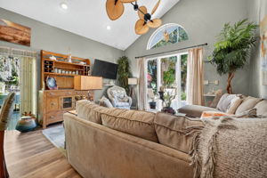  Photo 49