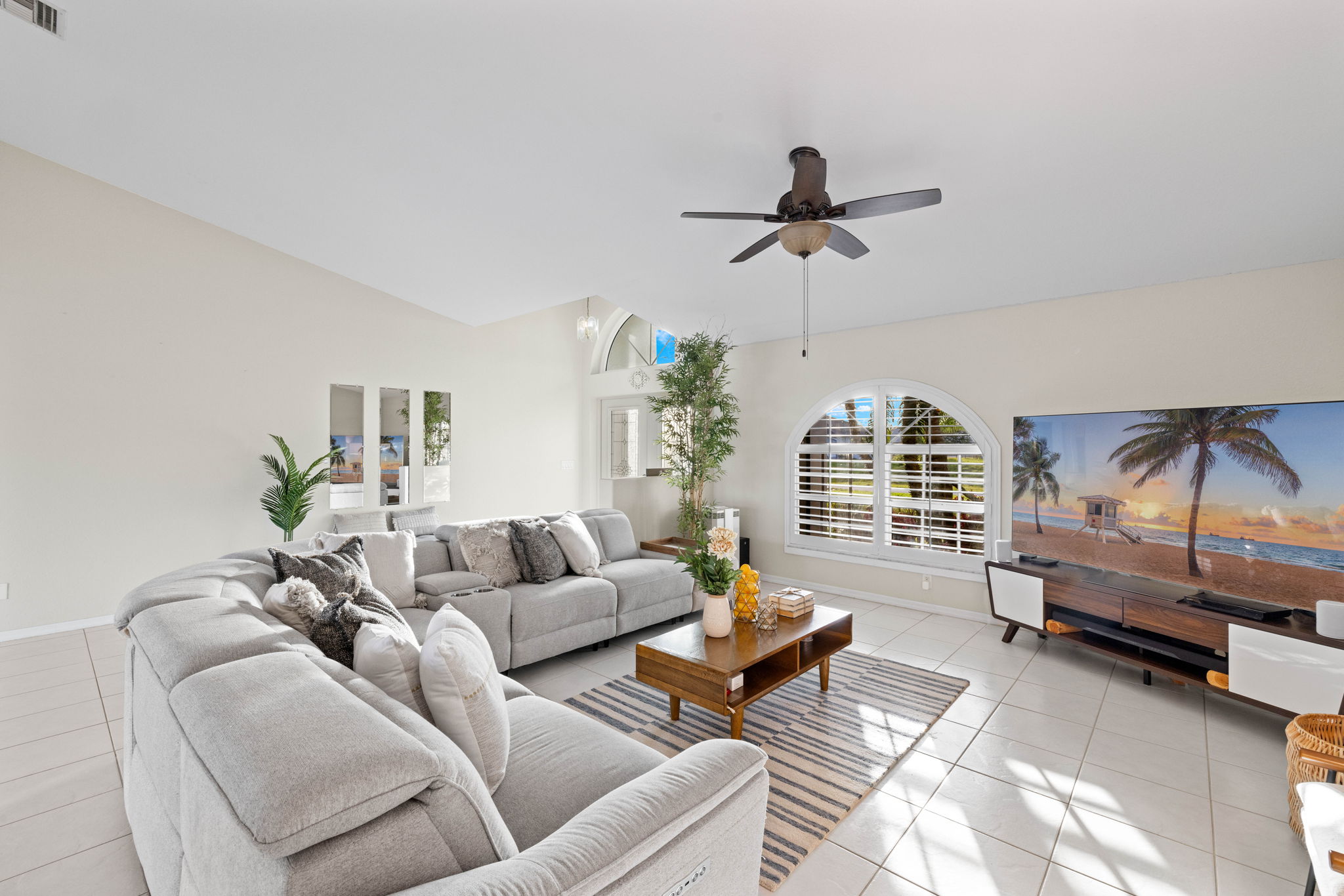 Living Room (3)