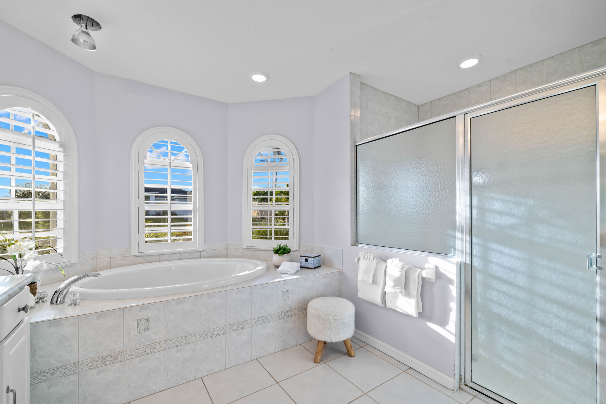 Primary Bathroom (2)