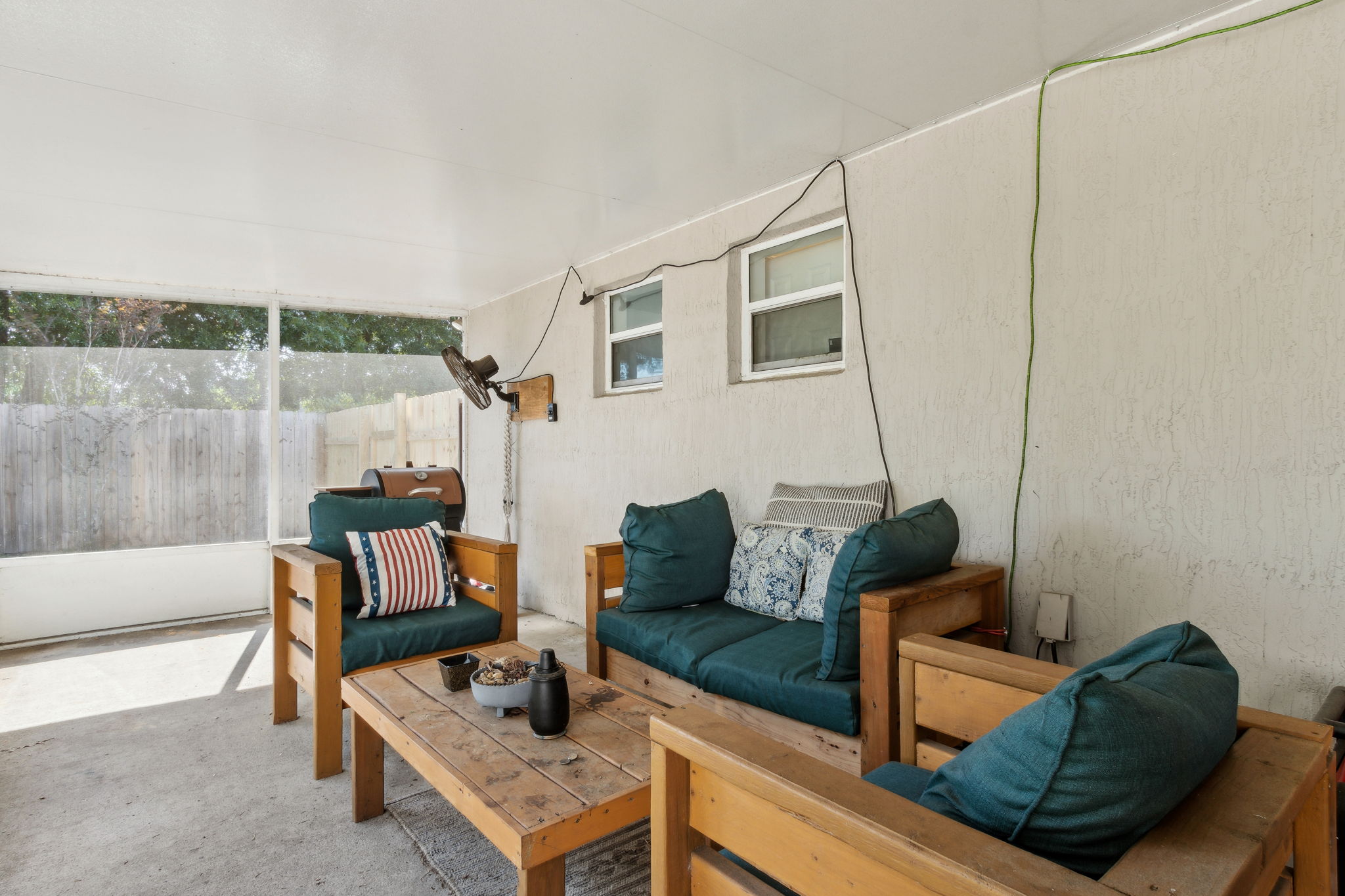 Screened-in Porch