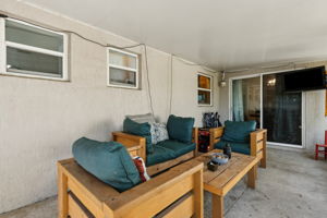 Screened-in Porch