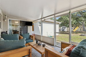 Screened-in Porch
