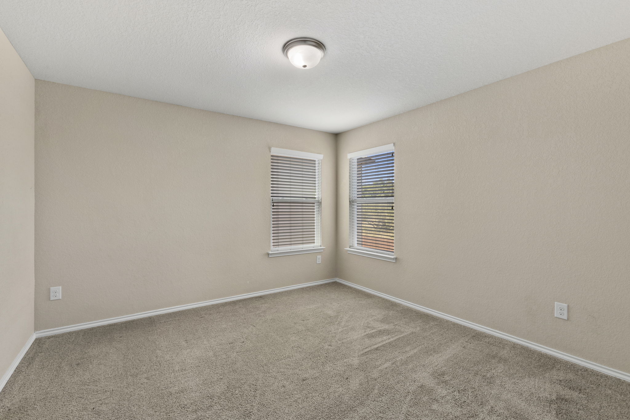  Photo 35