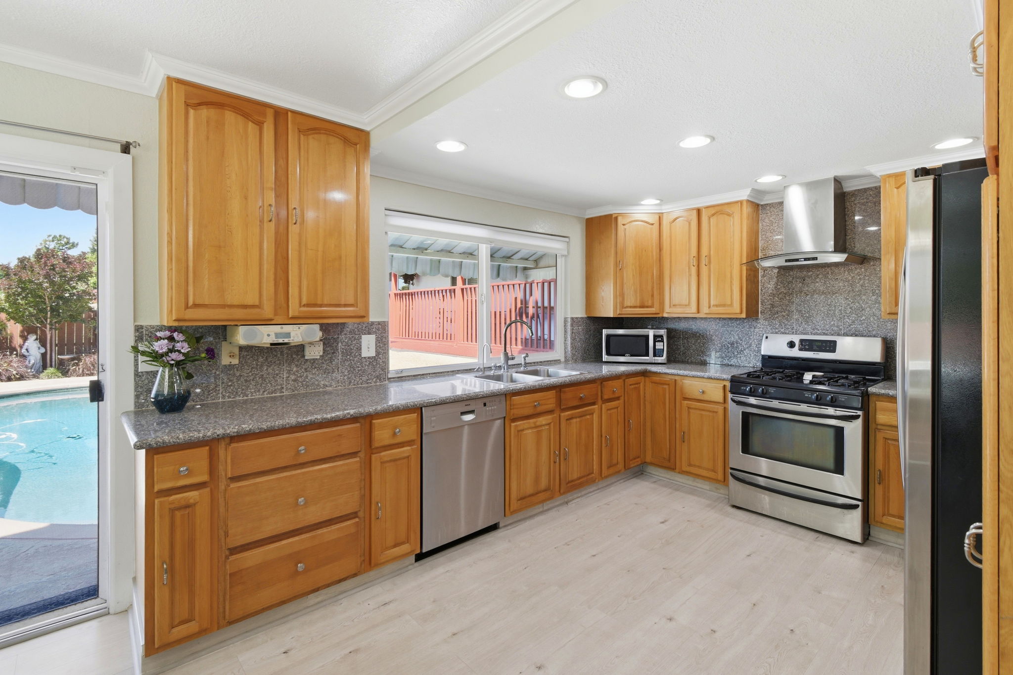 013_F8_133 Stratford St