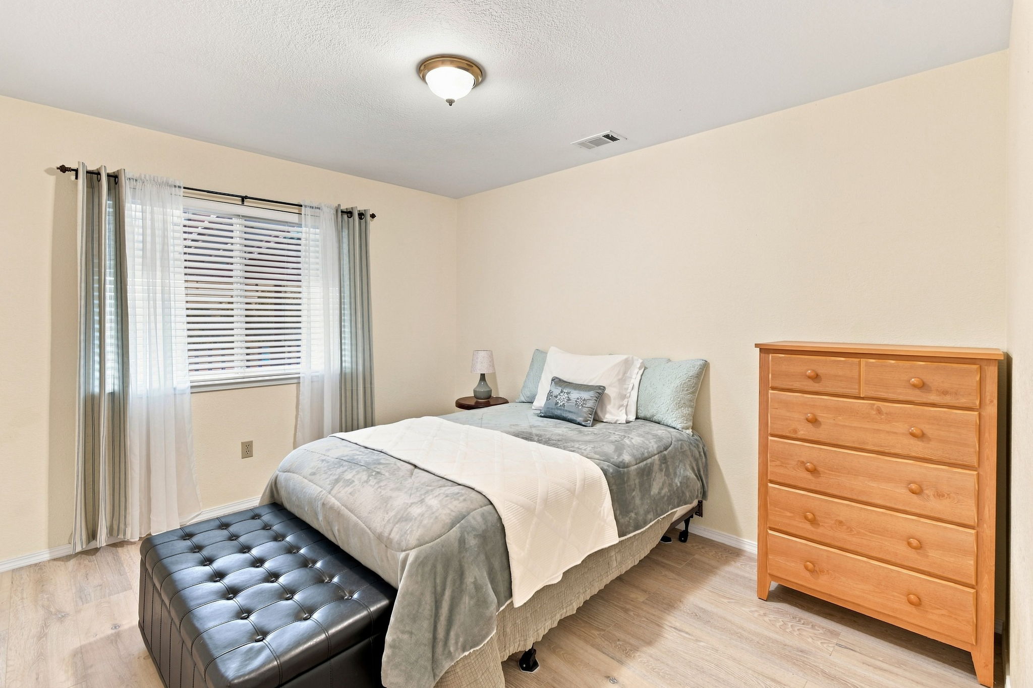 028_F8_133 Stratford St