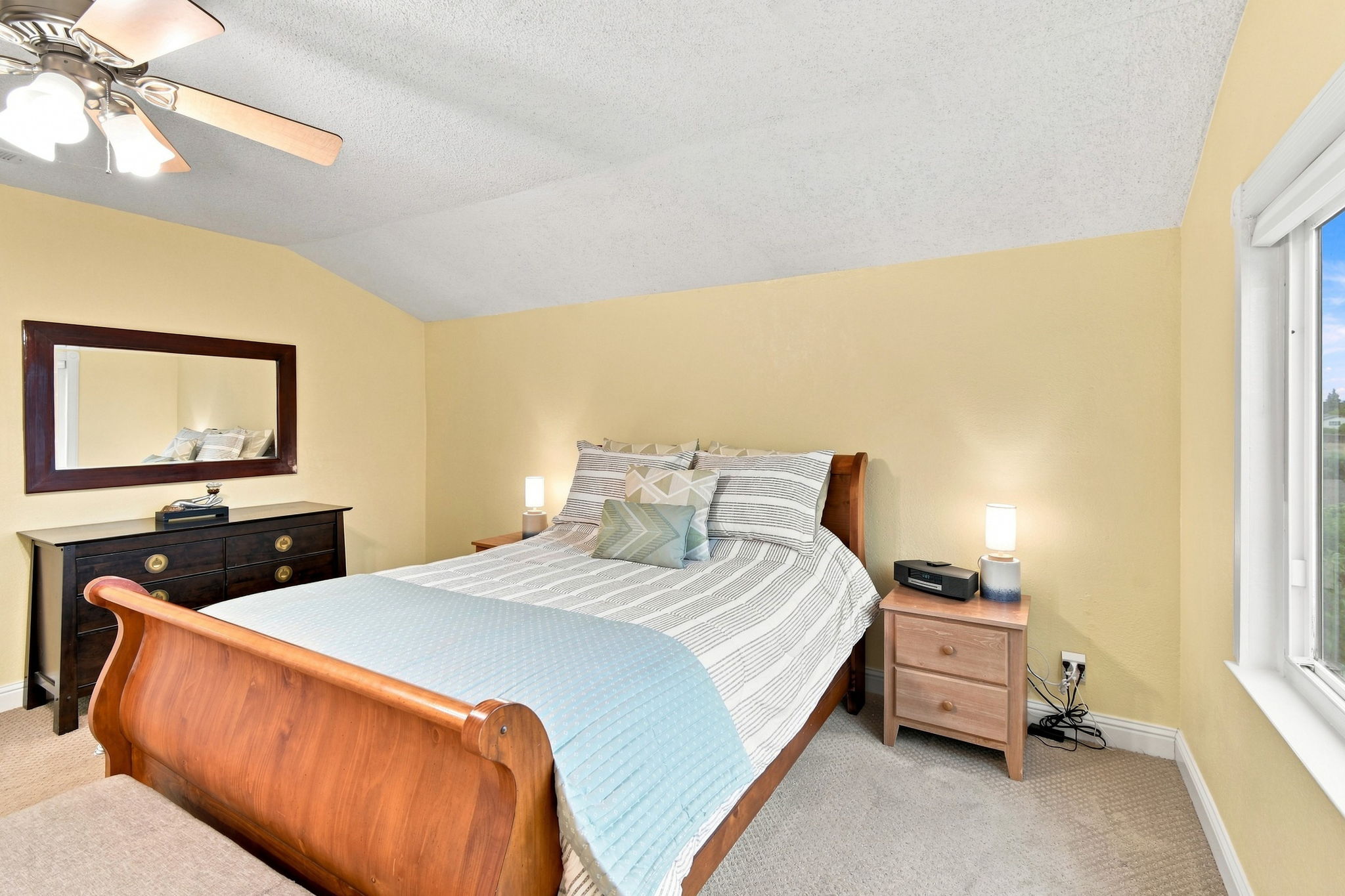 041_F8_133 Stratford St