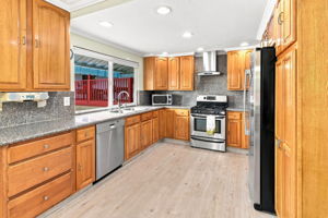 017_F8_133 Stratford St