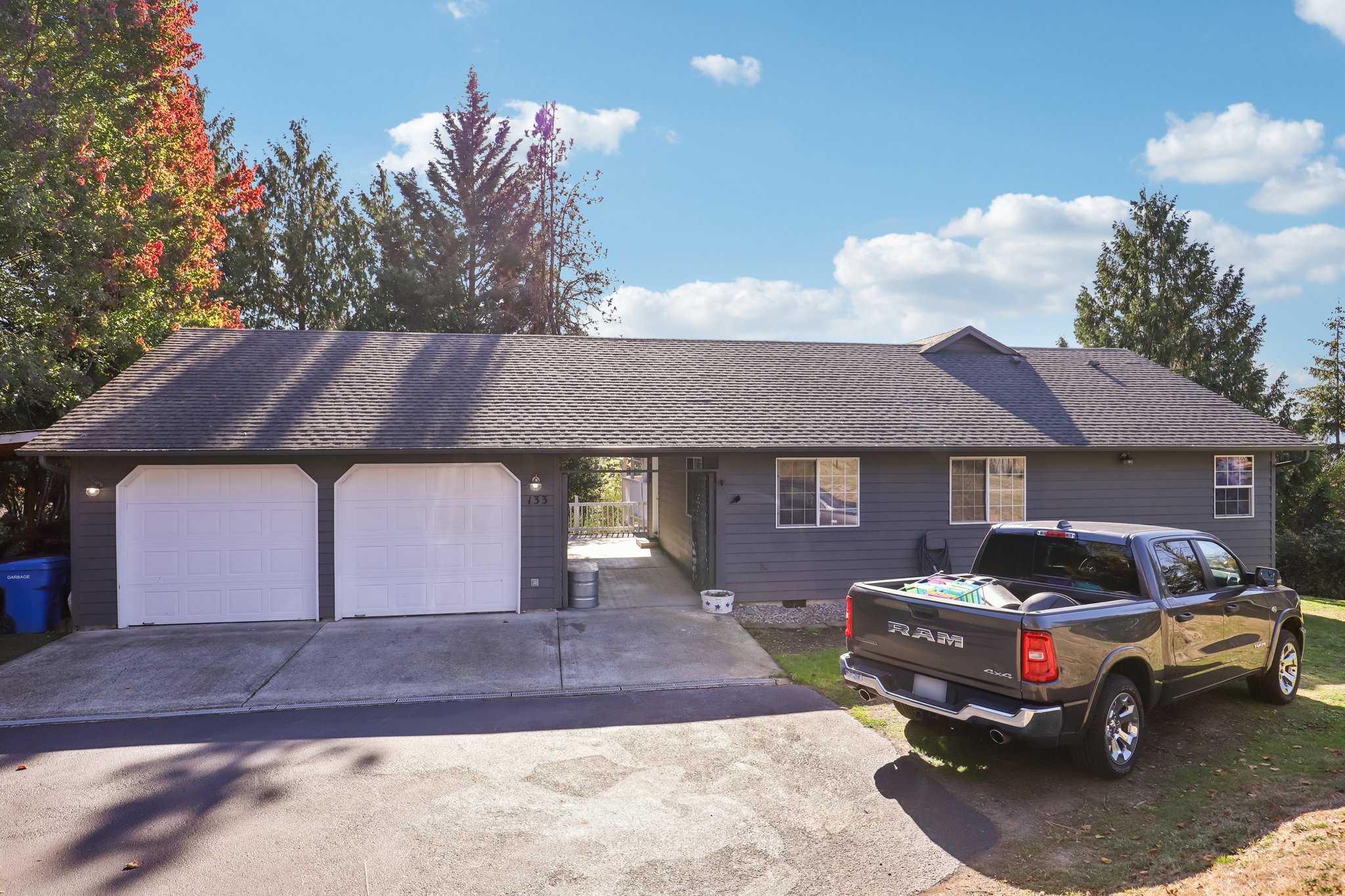 Sunnyside Dr-S2210-003.jpg