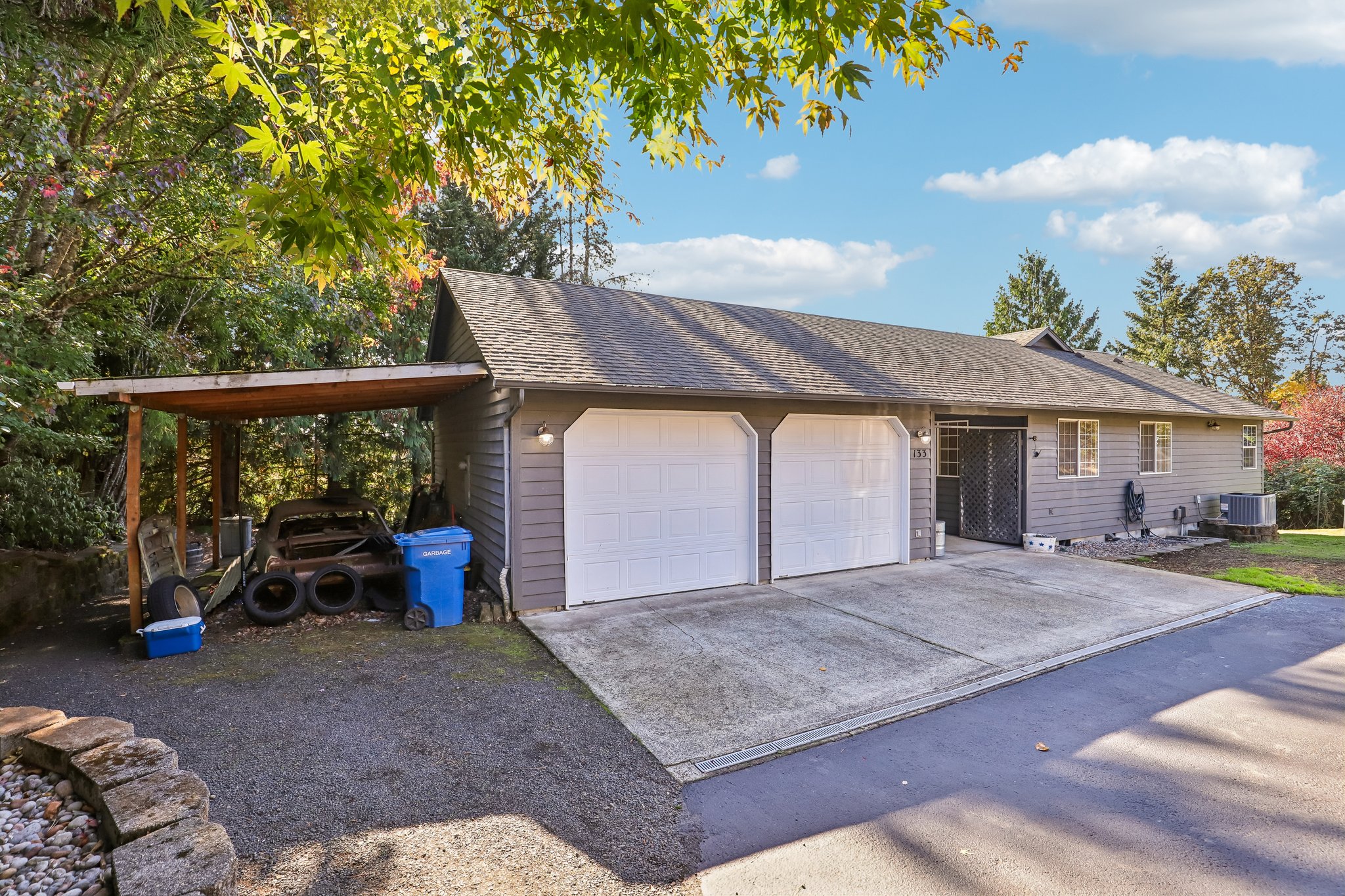 Sunnyside Dr-S2210-005.jpg