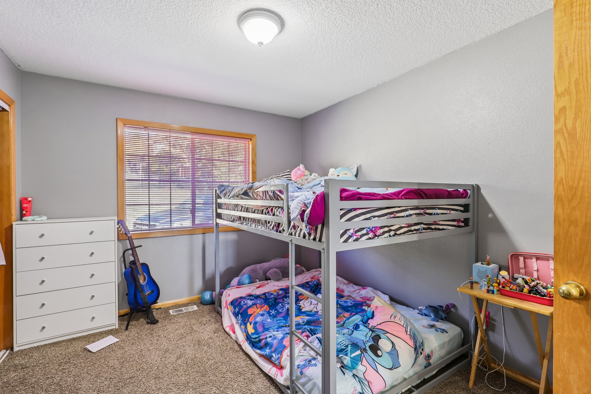 Sunnyside Dr-S2210-051.jpg