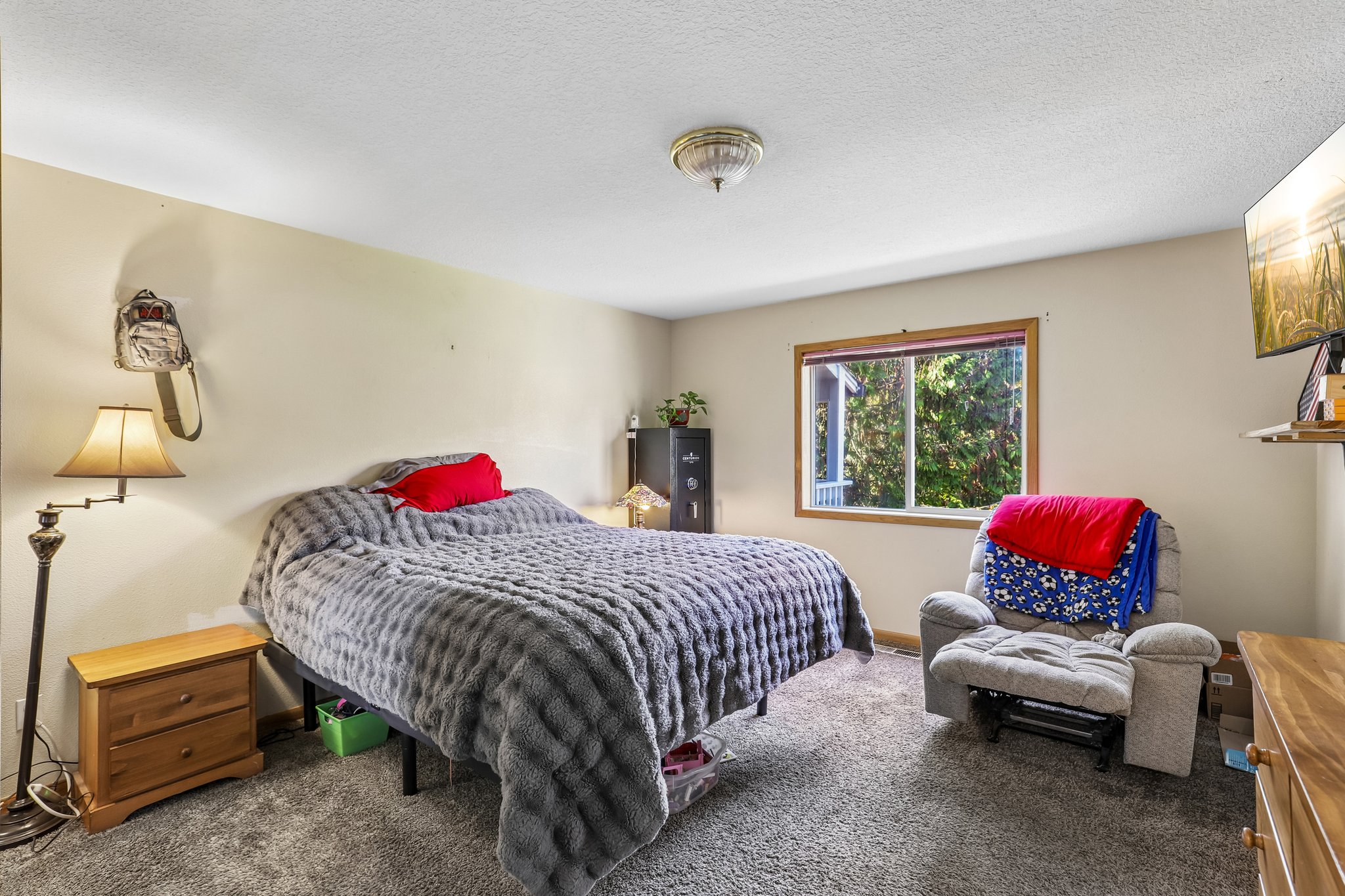 Sunnyside Dr-S2210-053.jpg