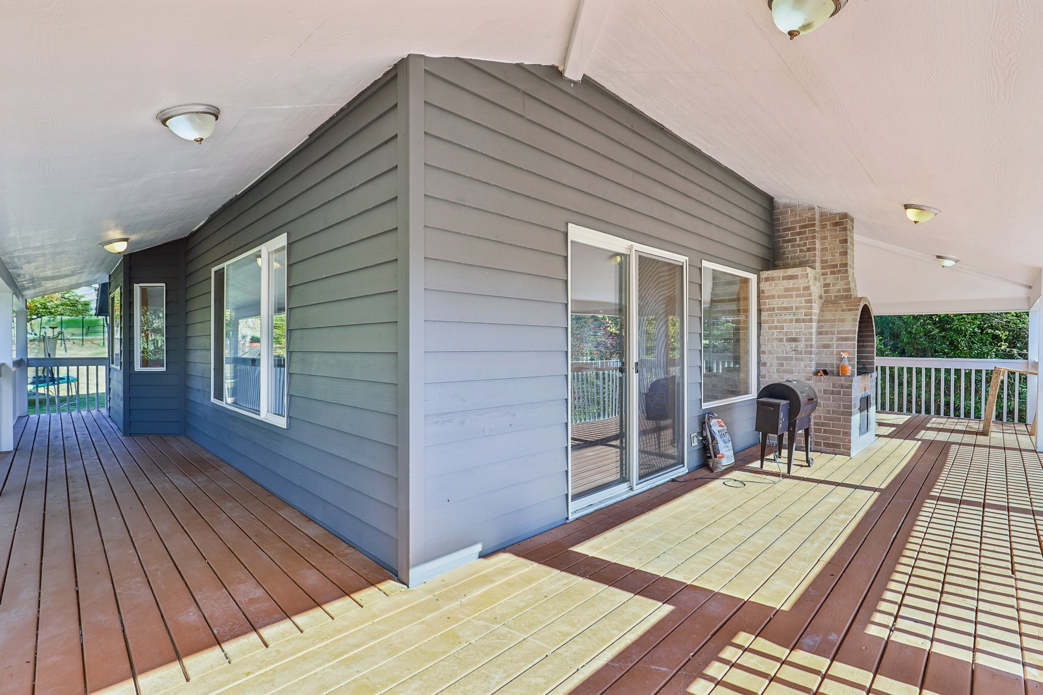 Sunnyside Dr-S2210-071.jpg