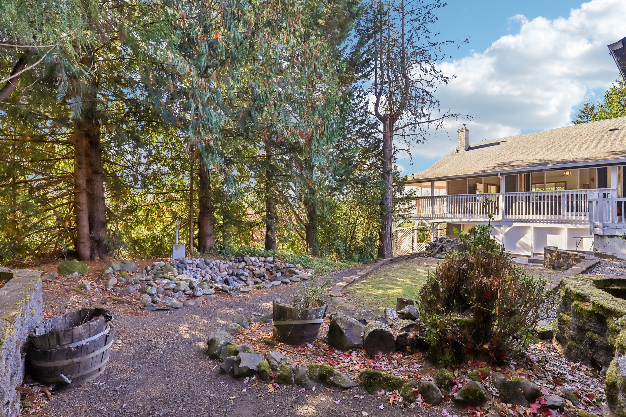 Sunnyside Dr-S2210-079.jpg