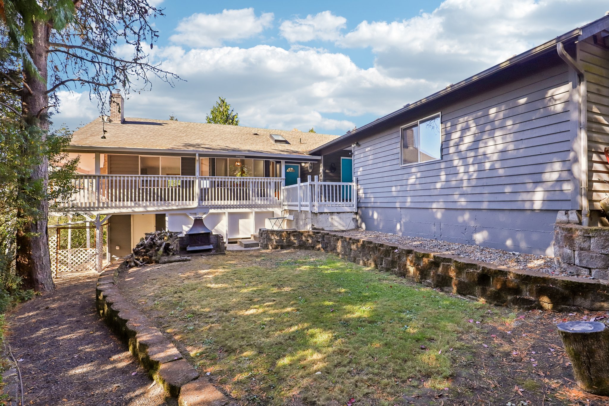 Sunnyside Dr-S2210-081.jpg