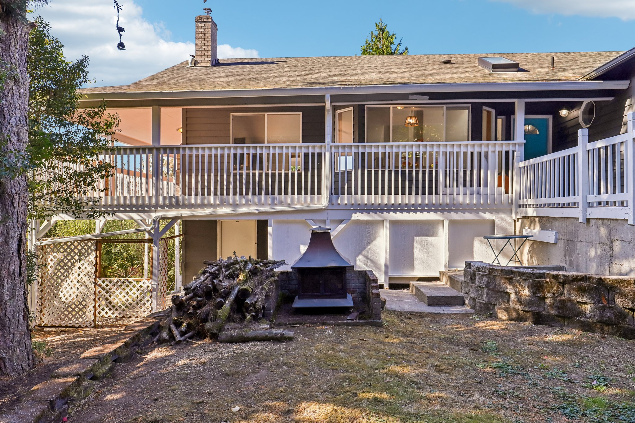 Sunnyside Dr-S2210-087.jpg