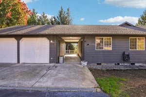 Sunnyside Dr-S2210-004.jpg