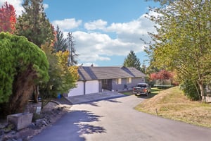 Sunnyside Dr-S2210-007.jpg