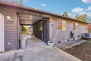 Sunnyside Dr-S2210-011.jpg