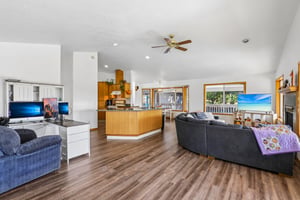 Sunnyside Dr-S2210-017.jpg