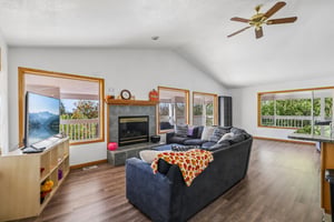 Sunnyside Dr-S2210-021.jpg