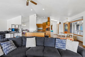 Sunnyside Dr-S2210-023.jpg