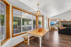 Sunnyside Dr-S2210-026.jpg